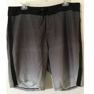 Quicksilver 4-way Stretch 38 Sypher Series Ombre Gray & Black Shorts